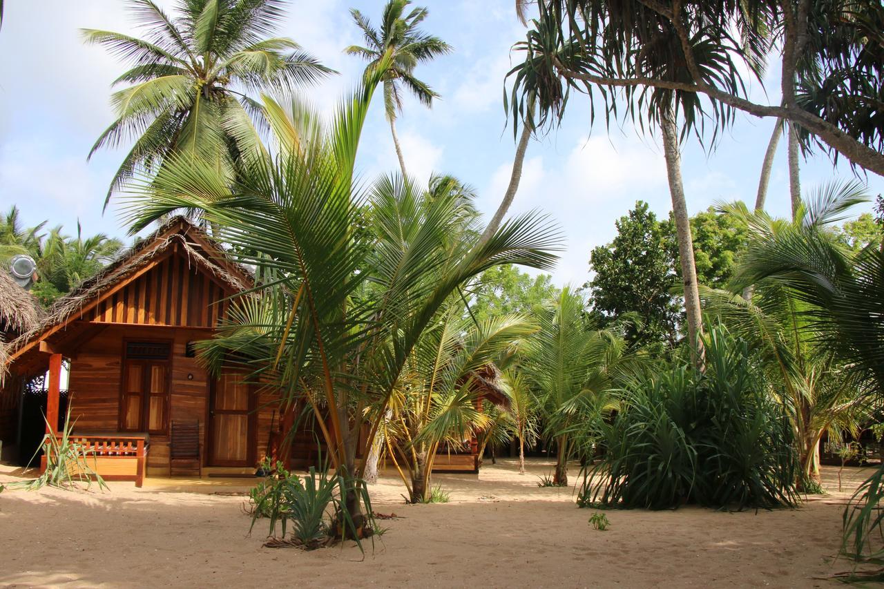 Shiva'S Beach Cabanas Tangalle Eksteriør billede